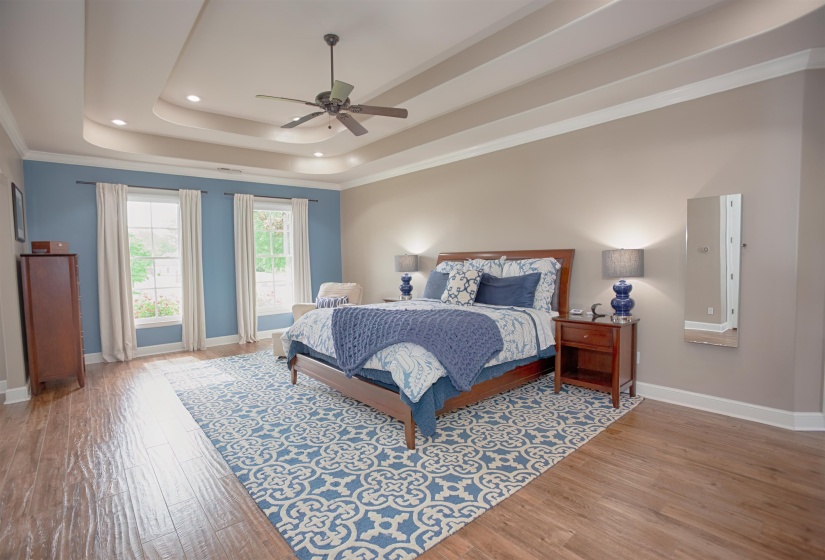 220 SOUTHMILL DR, Eads, Tennessee 38028, 6 Bedrooms Bedrooms, 17 Rooms Rooms,4.1 BathroomsBathrooms,Residential,For Sale,SOUTHMILL,10222053