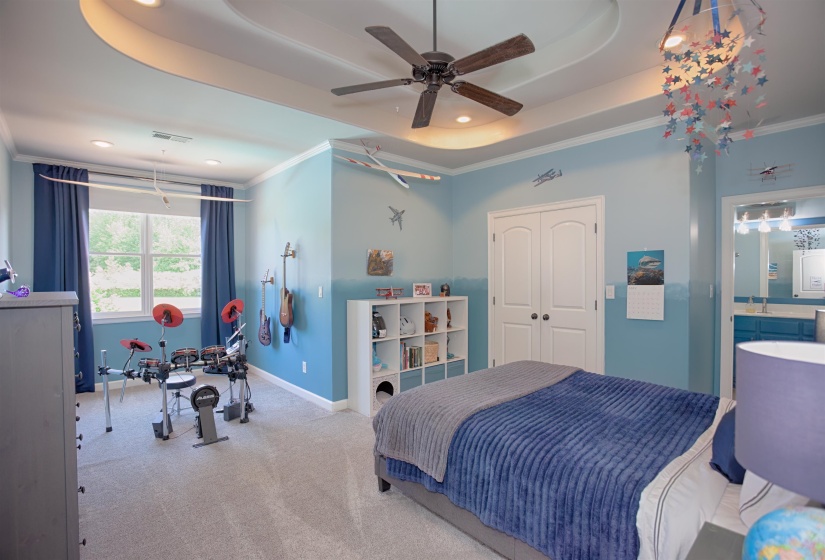 220 SOUTHMILL DR, Eads, Tennessee 38028, 6 Bedrooms Bedrooms, 17 Rooms Rooms,4.1 BathroomsBathrooms,Residential,For Sale,SOUTHMILL,10222053