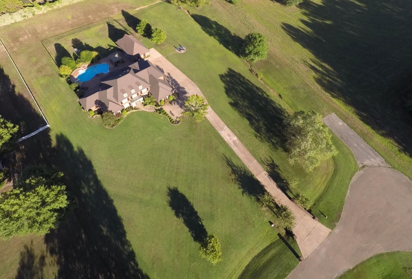 220 SOUTHMILL DR, Eads, Tennessee 38028, 6 Bedrooms Bedrooms, 17 Rooms Rooms,4.1 BathroomsBathrooms,Residential,For Sale,SOUTHMILL,10222053