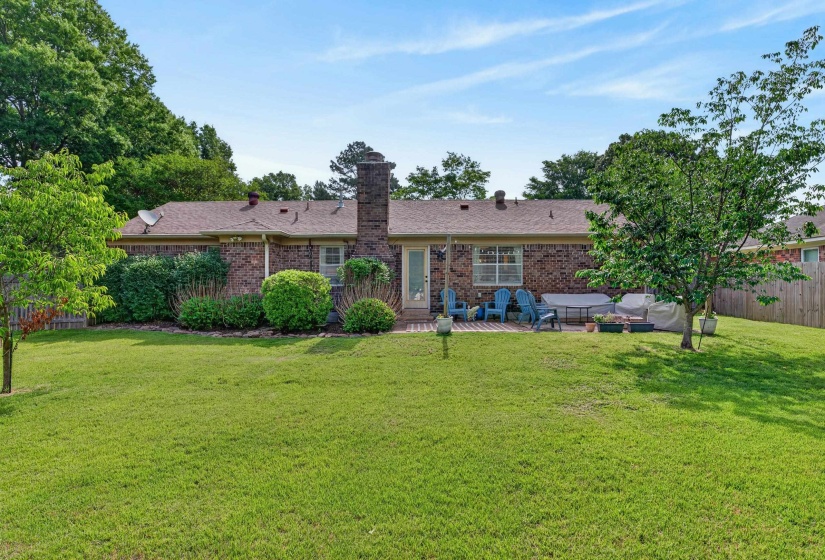 895 BARBARA LYNN DR, Collierville, Tennessee 38017, 3 Bedrooms Bedrooms, 7 Rooms Rooms,2 BathroomsBathrooms,Residential,For Sale,BARBARA LYNN,10222056