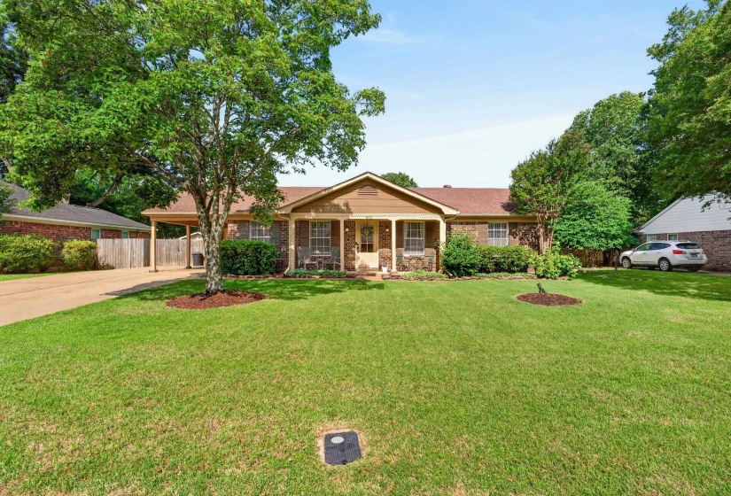895 BARBARA LYNN DR, Collierville, Tennessee 38017, 3 Bedrooms Bedrooms, 7 Rooms Rooms,2 BathroomsBathrooms,Residential,For Sale,BARBARA LYNN,10222056