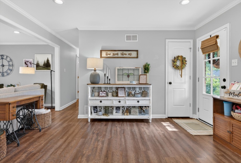 895 BARBARA LYNN DR, Collierville, Tennessee 38017, 3 Bedrooms Bedrooms, 7 Rooms Rooms,2 BathroomsBathrooms,Residential,For Sale,BARBARA LYNN,10222056