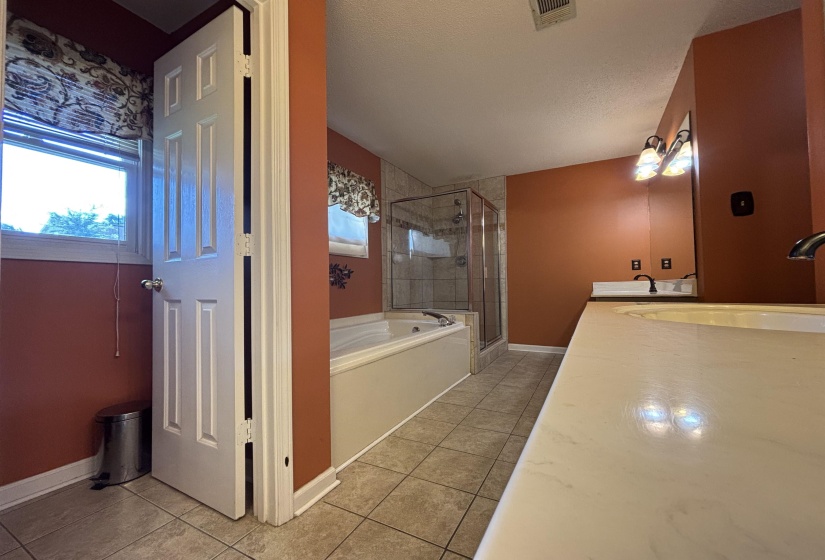Dual vanity with integrated sinks and a spacious countertop