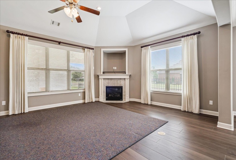 356 DOGWOOD VALLEY DR, Collierville, Tennessee 38017, 3 Bedrooms Bedrooms, 7 Rooms Rooms,2 BathroomsBathrooms,Residential,For Sale,DOGWOOD VALLEY,10222063