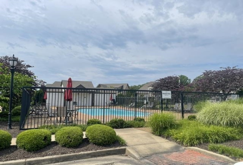 356 DOGWOOD VALLEY DR, Collierville, Tennessee 38017, 3 Bedrooms Bedrooms, 7 Rooms Rooms,2 BathroomsBathrooms,Residential,For Sale,DOGWOOD VALLEY,10222063