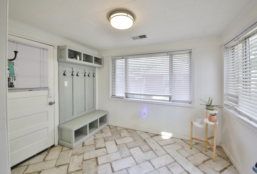 4545 AMBOY DR, Memphis, Tennessee 38117, 3 Bedrooms Bedrooms, 7 Rooms Rooms,1 BathroomBathrooms,Residential,For Sale,AMBOY,10222066