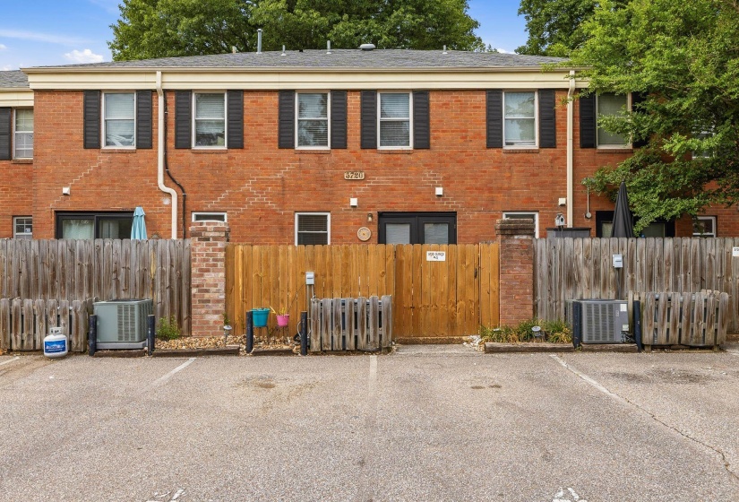5720 QUINCE RD, Memphis, Tennessee 38119, 2 Bedrooms Bedrooms, 4 Rooms Rooms,1.1 BathroomsBathrooms,Residential,For Sale,QUINCE,10222068