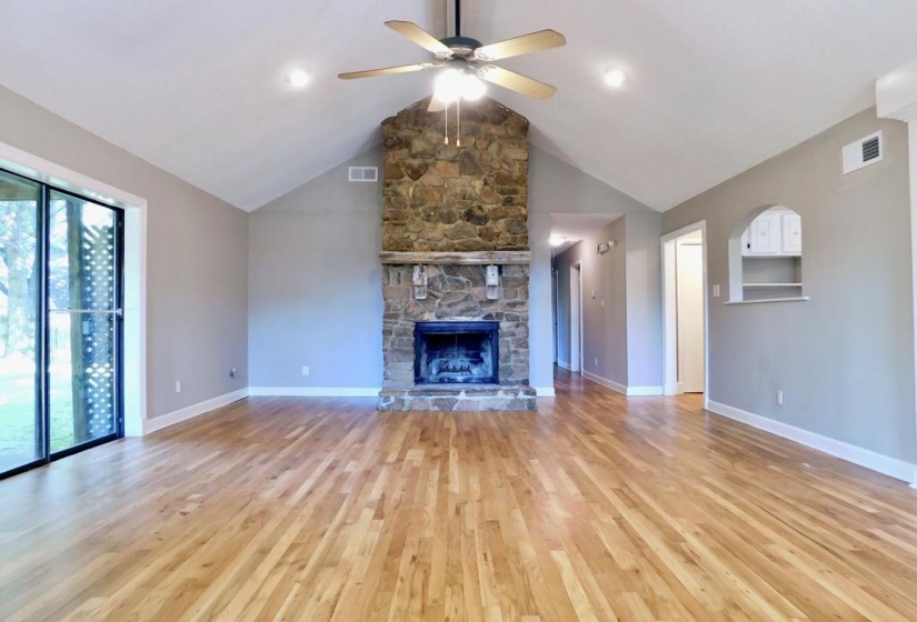1411 LEAFHAVEN CV, Cordova, Tennessee 38016, 4 Bedrooms Bedrooms, 9 Rooms Rooms,3 BathroomsBathrooms,Rental Properties,For Sale,LEAFHAVEN,10222094