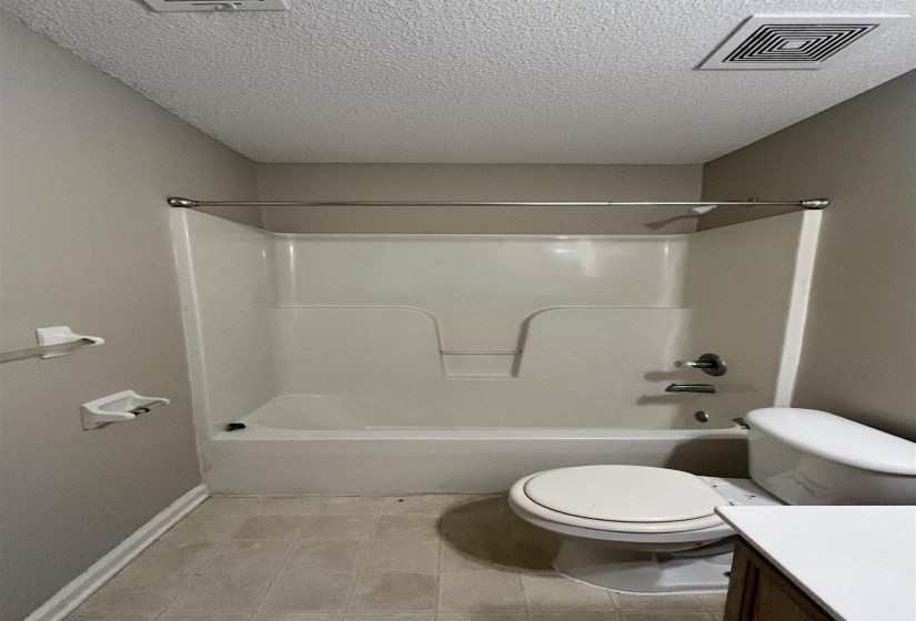 7276 AMBERLY WAY DR, Unincorporated, Tennessee 38018, 3 Bedrooms Bedrooms, 5 Rooms Rooms,2 BathroomsBathrooms,Rental Properties,For Sale,AMBERLY WAY,10222118