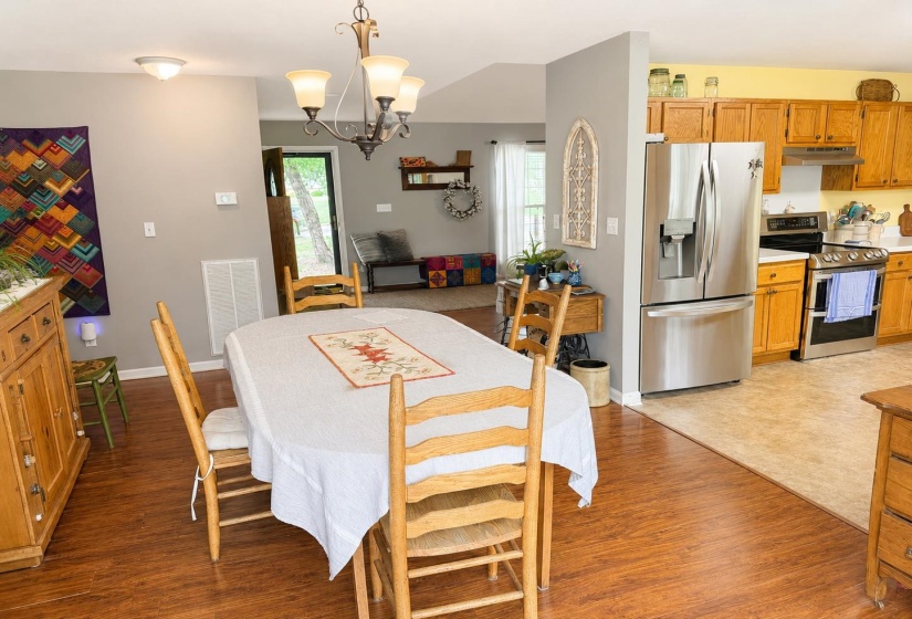 246 COLLINS ST, Ripley, Tennessee 38063-8042, 3 Bedrooms Bedrooms, 7 Rooms Rooms,2 BathroomsBathrooms,Residential,For Sale,COLLINS,10222073