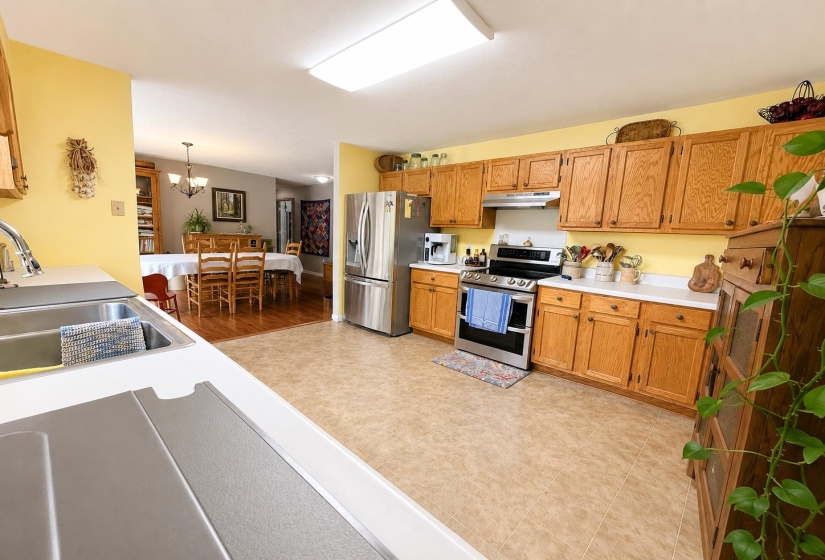 246 COLLINS ST, Ripley, Tennessee 38063-8042, 3 Bedrooms Bedrooms, 7 Rooms Rooms,2 BathroomsBathrooms,Residential,For Sale,COLLINS,10222073