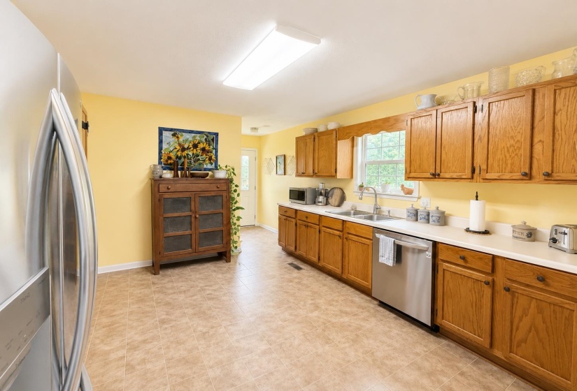 246 COLLINS ST, Ripley, Tennessee 38063-8042, 3 Bedrooms Bedrooms, 7 Rooms Rooms,2 BathroomsBathrooms,Residential,For Sale,COLLINS,10222073