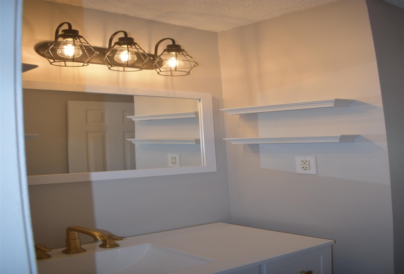 4300 BENNETT WOOD DR, Millington, Tennessee 38053, 4 Bedroom Bedrooms, 6 Room Rooms,2 BathroomBathrooms,Residential,For Sale,BENNETT WOOD,0,10222082