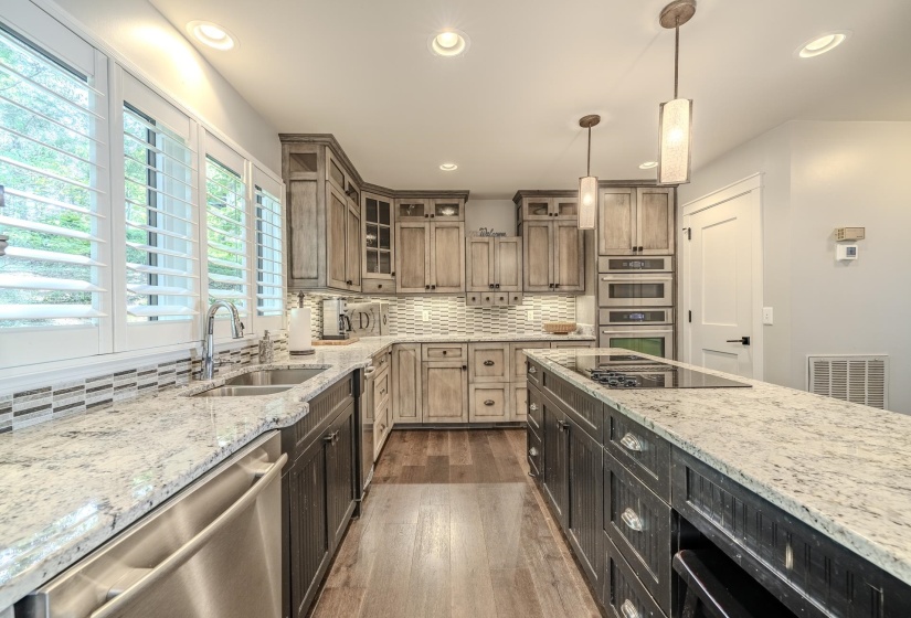 585 ISLAND VIEW DR, Counce, Tennessee 38326, 3 Bedroom Bedrooms, 10 Room Rooms,3 BathroomBathrooms,Residential,For Sale,ISLAND VIEW,0,10222083