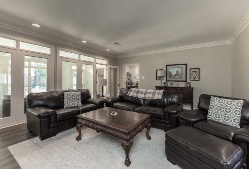 6710 KIRBY OAKS LN, Memphis, Tennessee 38119, 3 Bedroom Bedrooms, 6 Room Rooms,2.1 BathroomBathrooms,Residential,For Sale,KIRBY OAKS,0,10222085