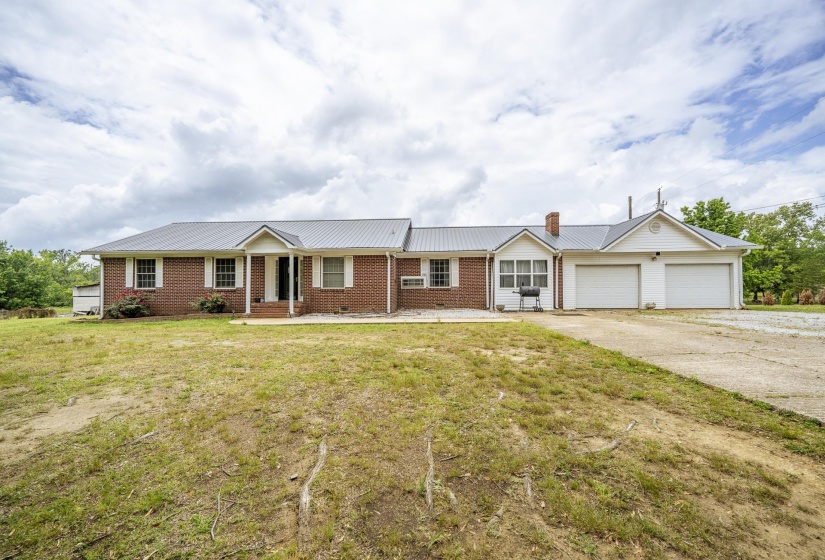8809 22 HWY, Michie, Tennessee 38357, 3 Bedroom Bedrooms, 10 Room Rooms,2 BathroomBathrooms,Residential,For Sale,22,0,10222086