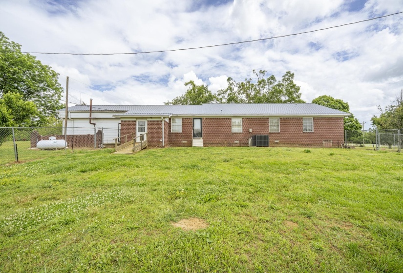 8809 22 HWY, Michie, Tennessee 38357, 3 Bedroom Bedrooms, 10 Room Rooms,2 BathroomBathrooms,Residential,For Sale,22,0,10222086