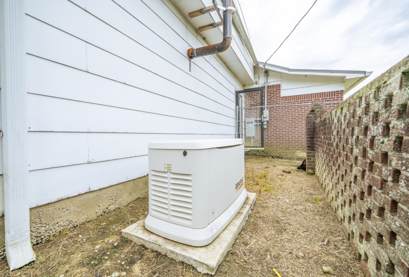 8809 22 HWY, Michie, Tennessee 38357, 3 Bedroom Bedrooms, 10 Room Rooms,2 BathroomBathrooms,Residential,For Sale,22,0,10222086