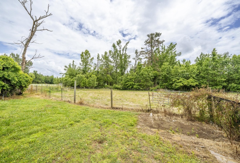 8809 22 HWY, Michie, Tennessee 38357, 3 Bedroom Bedrooms, 10 Room Rooms,2 BathroomBathrooms,Residential,For Sale,22,0,10222086