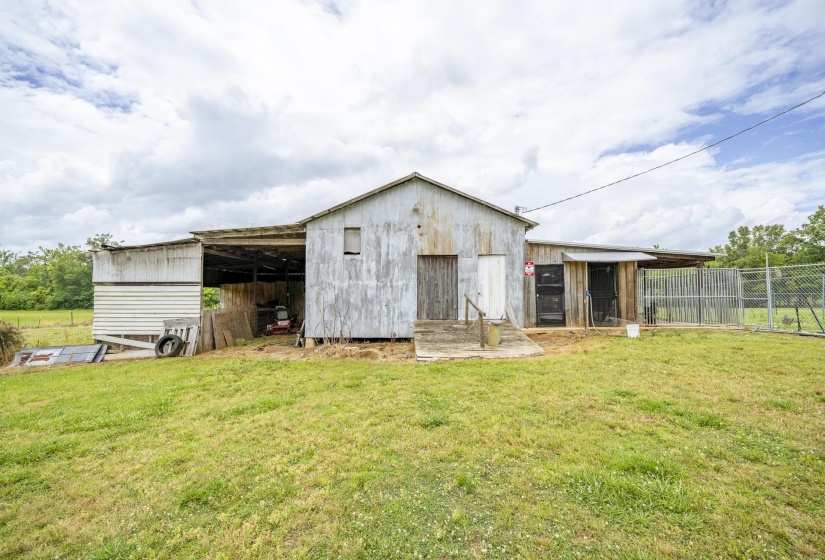 8809 22 HWY, Michie, Tennessee 38357, 3 Bedroom Bedrooms, 10 Room Rooms,2 BathroomBathrooms,Residential,For Sale,22,0,10222086
