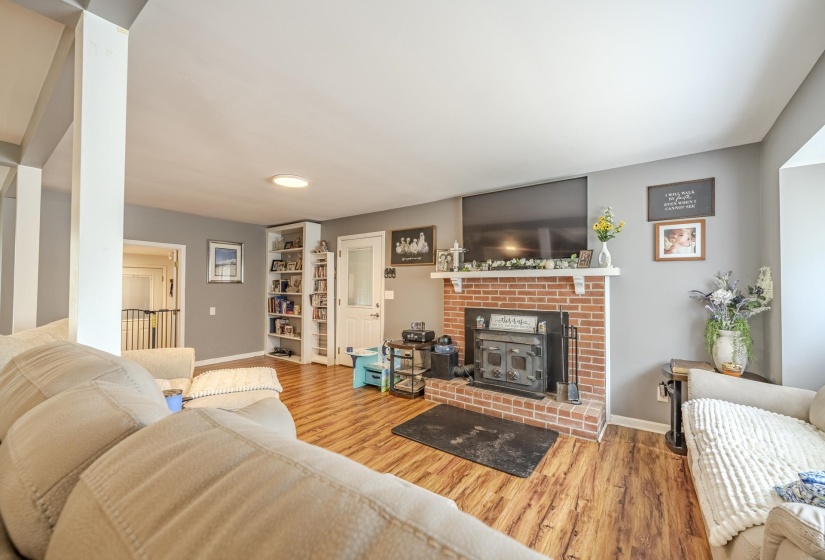 8809 22 HWY, Michie, Tennessee 38357, 3 Bedroom Bedrooms, 10 Room Rooms,2 BathroomBathrooms,Residential,For Sale,22,0,10222086