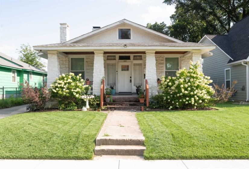 995 FORREST AVE, Memphis, Tennessee 38105, 3 Bedroom Bedrooms, 7 Room Rooms,2 BathroomBathrooms,Residential,For Sale,FORREST,0,10222104