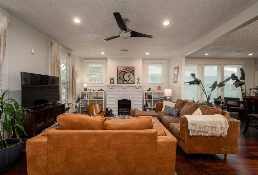 995 FORREST AVE, Memphis, Tennessee 38105, 3 Bedroom Bedrooms, 7 Room Rooms,2 BathroomBathrooms,Residential,For Sale,FORREST,0,10222104
