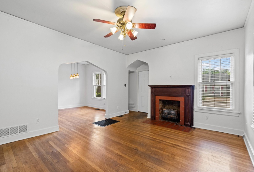 1818 MIGNON AVE, Memphis, Tennessee 38107, 2 Bedroom Bedrooms, 6 Room Rooms,2 BathroomBathrooms,Residential,For Sale,MIGNON,0,10222112
