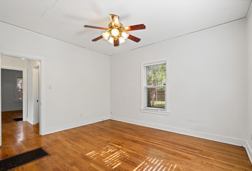 1818 MIGNON AVE, Memphis, Tennessee 38107, 2 Bedroom Bedrooms, 6 Room Rooms,2 BathroomBathrooms,Residential,For Sale,MIGNON,0,10222112