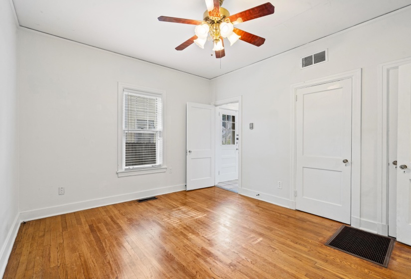 1818 MIGNON AVE, Memphis, Tennessee 38107, 2 Bedroom Bedrooms, 6 Room Rooms,2 BathroomBathrooms,Residential,For Sale,MIGNON,0,10222112
