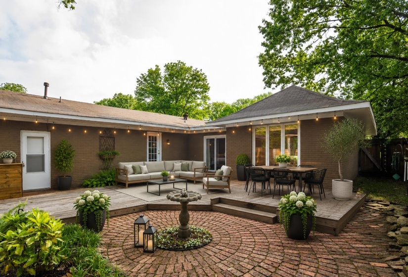 219 ROSE RD, Memphis, Tennessee 38117, 3 Bedroom Bedrooms, 8 Room Rooms,2.1 BathroomBathrooms,Residential,For Sale,ROSE,0,10222113