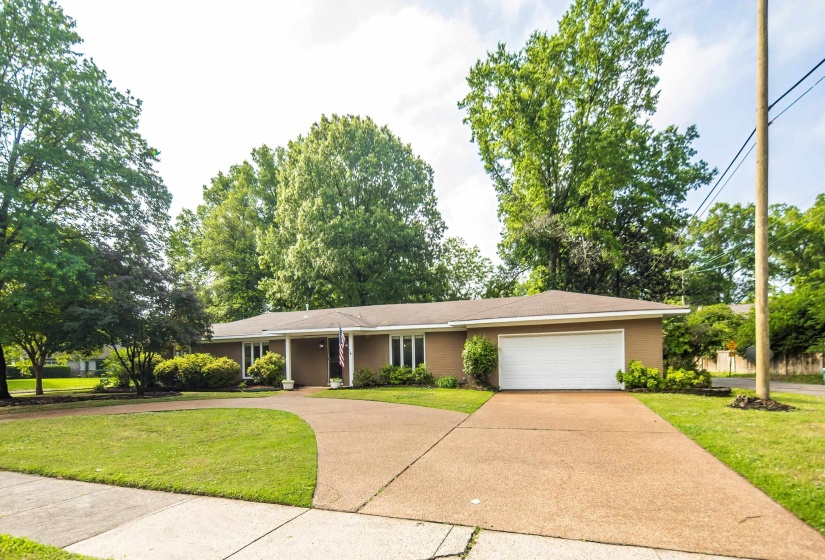 219 ROSE RD, Memphis, Tennessee 38117, 3 Bedroom Bedrooms, 8 Room Rooms,2.1 BathroomBathrooms,Residential,For Sale,ROSE,0,10222113