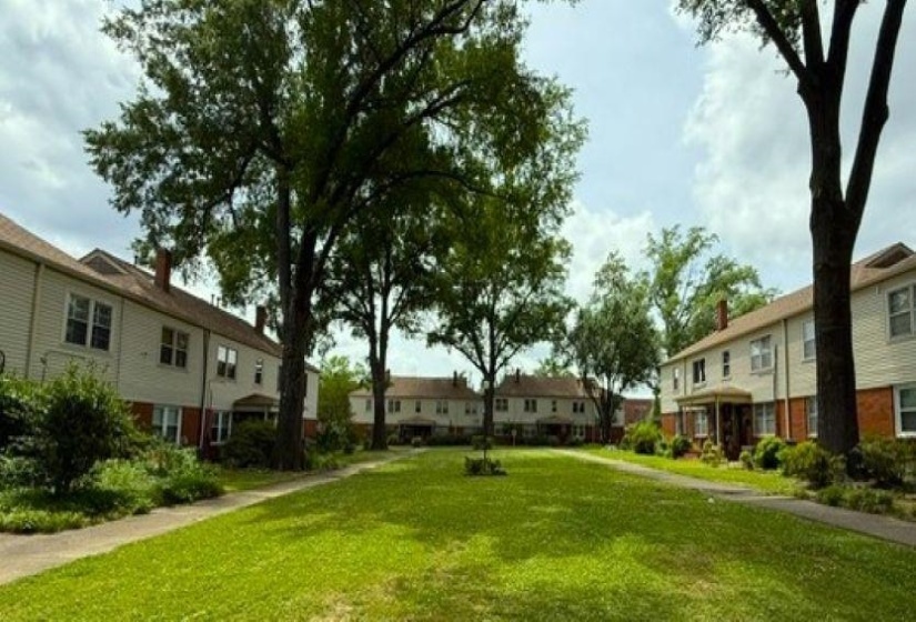 3001 WALNUT GROVE RD, Memphis, Tennessee 38111, 2 Bedrooms Bedrooms, 5 Rooms Rooms,1 BathroomBathrooms,Residential,For Sale,WALNUT GROVE,10222115