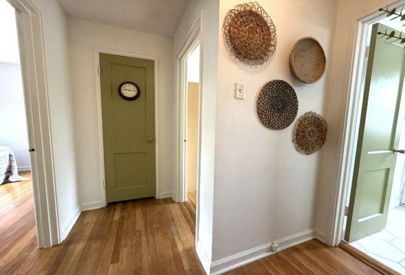 3001 WALNUT GROVE RD, Memphis, Tennessee 38111, 2 Bedrooms Bedrooms, 5 Rooms Rooms,1 BathroomBathrooms,Residential,For Sale,WALNUT GROVE,10222115