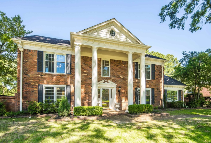 2243 GLENALDEN DR, Germantown, Tennessee 38139, 5 Bedroom Bedrooms, 12 Room Rooms,4.1 BathroomBathrooms,Residential,For Sale,GLENALDEN,0,10222129