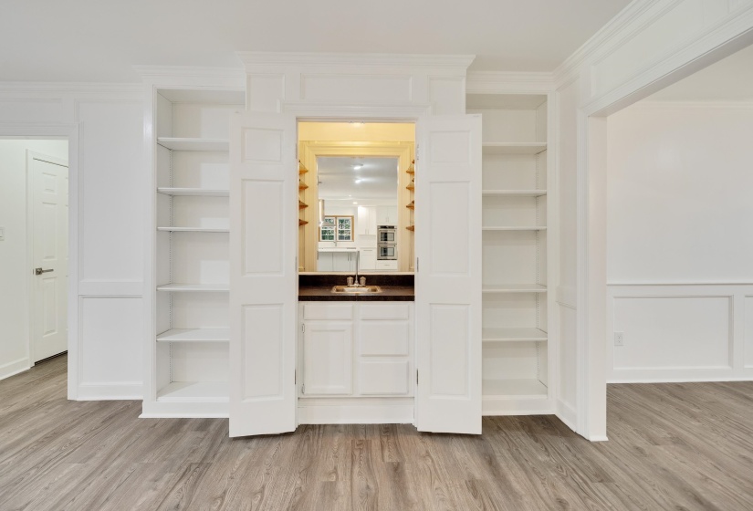 2243 GLENALDEN DR, Germantown, Tennessee 38139, 5 Bedroom Bedrooms, 12 Room Rooms,4.1 BathroomBathrooms,Residential,For Sale,GLENALDEN,0,10222129