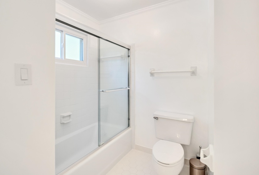 2243 GLENALDEN DR, Germantown, Tennessee 38139, 5 Bedroom Bedrooms, 12 Room Rooms,4.1 BathroomBathrooms,Residential,For Sale,GLENALDEN,0,10222129