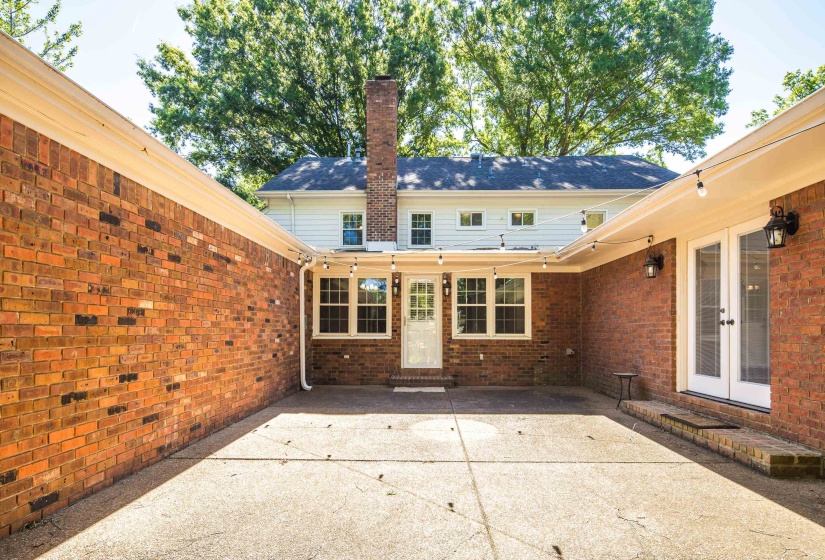 2243 GLENALDEN DR, Germantown, Tennessee 38139, 5 Bedroom Bedrooms, 12 Room Rooms,4.1 BathroomBathrooms,Residential,For Sale,GLENALDEN,0,10222129