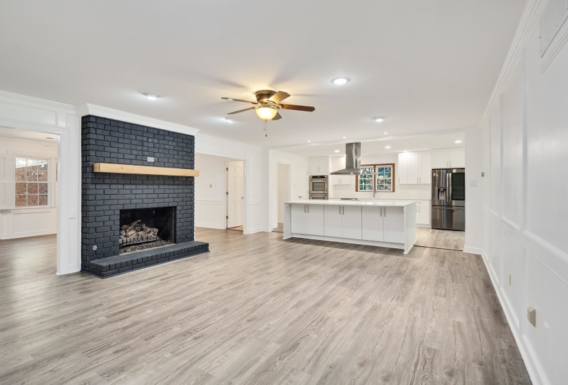 2243 GLENALDEN DR, Germantown, Tennessee 38139, 5 Bedroom Bedrooms, 12 Room Rooms,4.1 BathroomBathrooms,Residential,For Sale,GLENALDEN,0,10222129