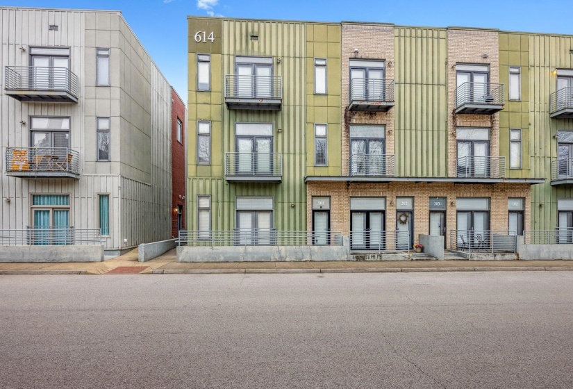 View of apartment building / complex