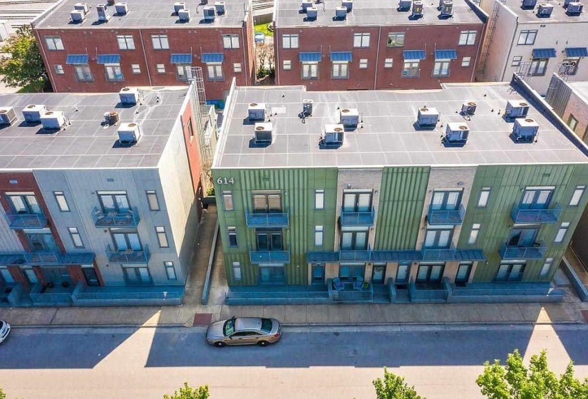 Bird's eye view of apartment complex / building