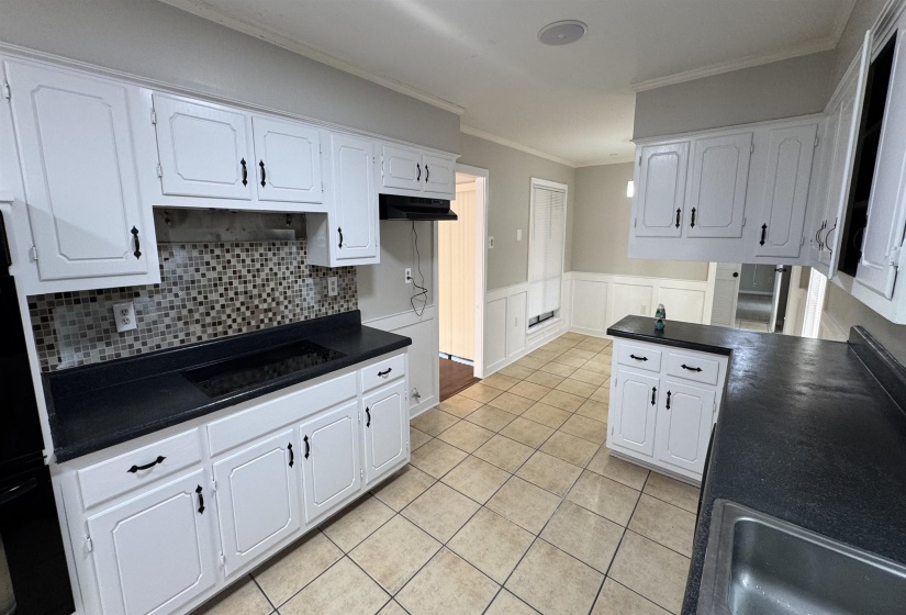 2302 HAWKSMOOR PL, Memphis, Tennessee 38016, 4 Bedrooms Bedrooms, 8 Rooms Rooms,2.1 BathroomsBathrooms,Rental Properties,For Sale,HAWKSMOOR,10222142