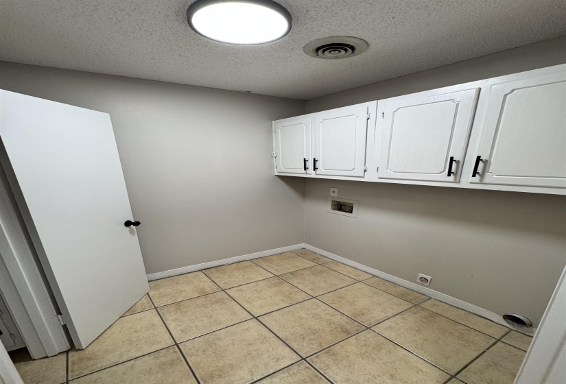 2302 HAWKSMOOR PL, Memphis, Tennessee 38016, 4 Bedrooms Bedrooms, 8 Rooms Rooms,2.1 BathroomsBathrooms,Rental Properties,For Sale,HAWKSMOOR,10222142