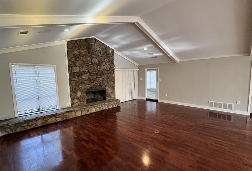 2302 HAWKSMOOR PL, Memphis, Tennessee 38016, 4 Bedrooms Bedrooms, 8 Rooms Rooms,2.1 BathroomsBathrooms,Rental Properties,For Sale,HAWKSMOOR,10222142