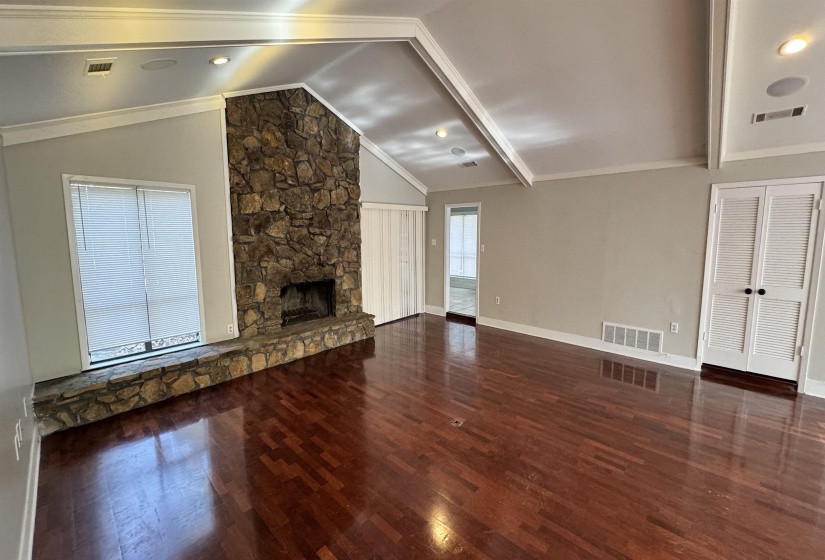 2302 HAWKSMOOR PL, Memphis, Tennessee 38016, 4 Bedrooms Bedrooms, 8 Rooms Rooms,2.1 BathroomsBathrooms,Rental Properties,For Sale,HAWKSMOOR,10222142