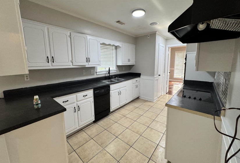 2302 HAWKSMOOR PL, Memphis, Tennessee 38016, 4 Bedrooms Bedrooms, 8 Rooms Rooms,2.1 BathroomsBathrooms,Rental Properties,For Sale,HAWKSMOOR,10222142