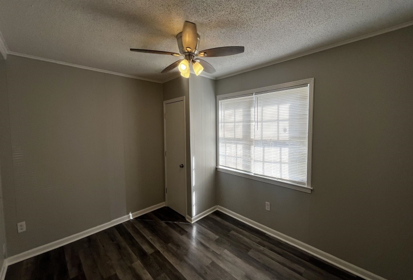 2547 COURTNEY DR, Memphis, Tennessee 38128, 4 Bedrooms Bedrooms, 6 Rooms Rooms,1.1 BathroomsBathrooms,Rental Properties,For Sale,COURTNEY,10222147