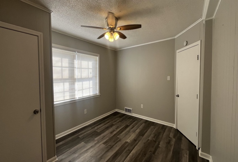 2547 COURTNEY DR, Memphis, Tennessee 38128, 4 Bedrooms Bedrooms, 6 Rooms Rooms,1.1 BathroomsBathrooms,Rental Properties,For Sale,COURTNEY,10222147