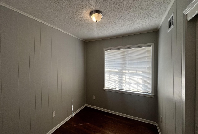 2547 COURTNEY DR, Memphis, Tennessee 38128, 4 Bedrooms Bedrooms, 6 Rooms Rooms,1.1 BathroomsBathrooms,Rental Properties,For Sale,COURTNEY,10222147