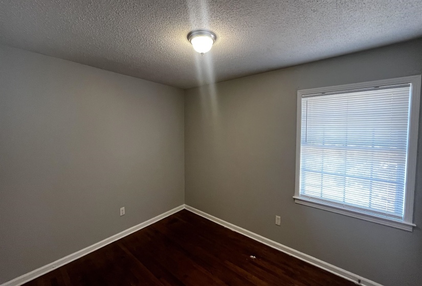 2547 COURTNEY DR, Memphis, Tennessee 38128, 4 Bedrooms Bedrooms, 6 Rooms Rooms,1.1 BathroomsBathrooms,Rental Properties,For Sale,COURTNEY,10222147